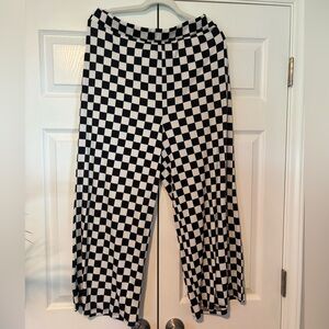 Checkered pants, Dressed in LALA; 2X